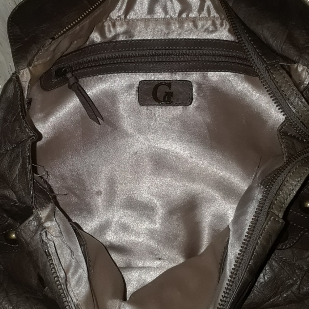 Guess - Picture 6 of 8